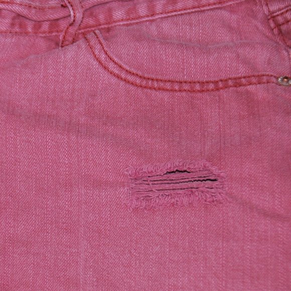 Old Navy Semi-Fitted Red Denim Shorts - Picture 3 of 4